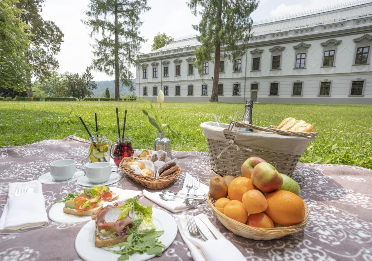 Hotel Gino Park Palace Povazska Bystrica Ngoại thất bức ảnh