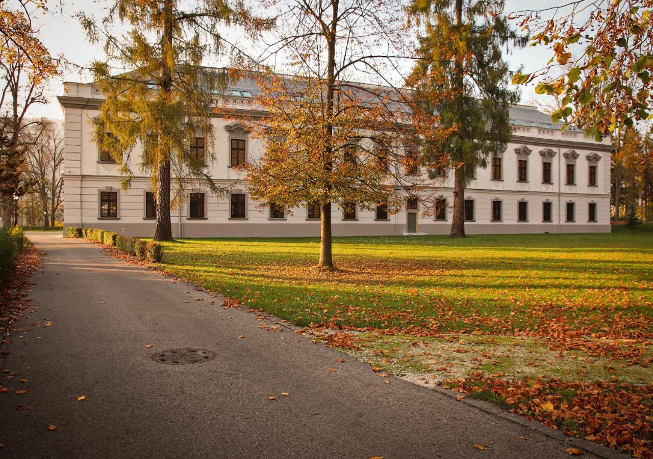 Hotel Gino Park Palace Povazska Bystrica Ngoại thất bức ảnh