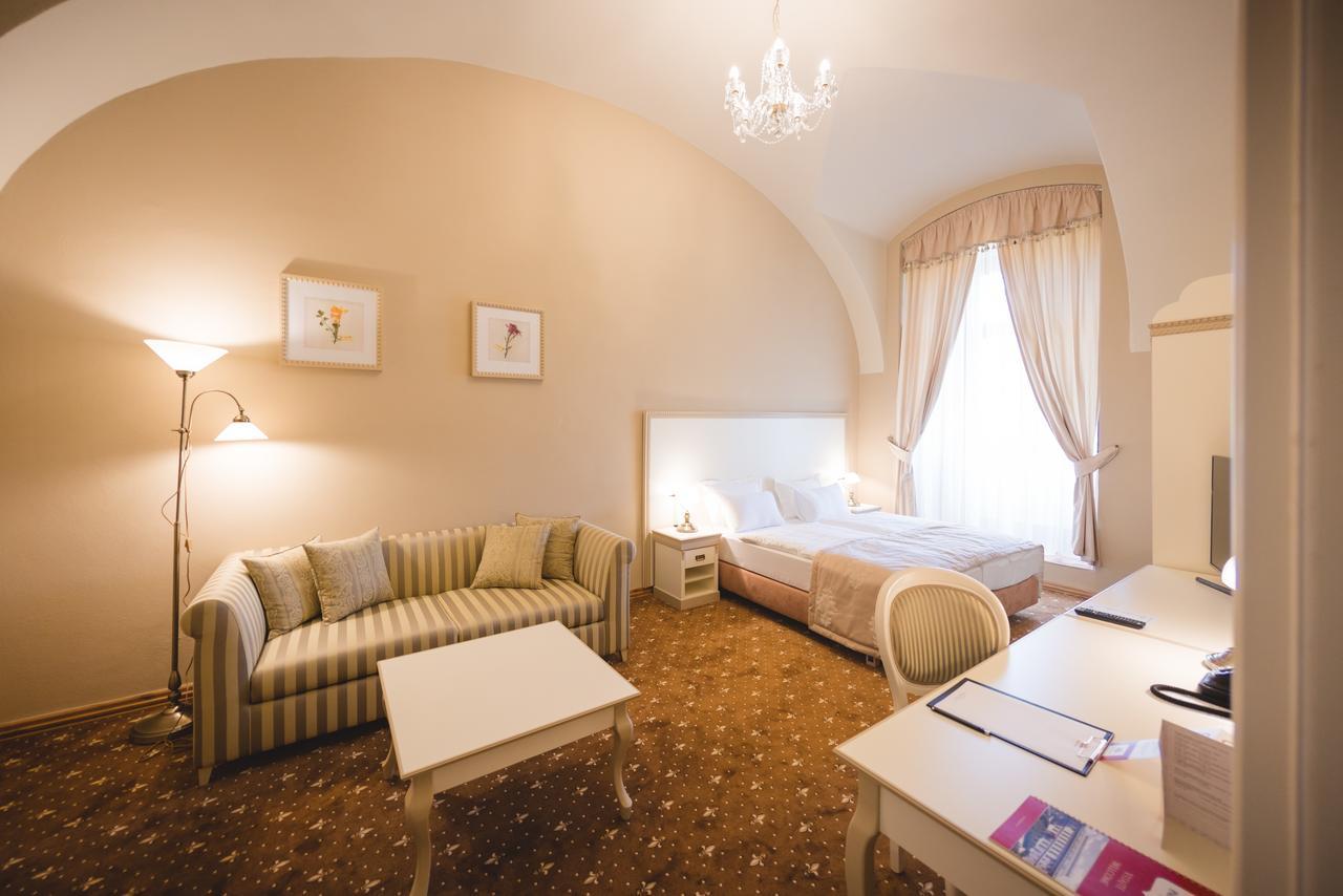 Hotel Gino Park Palace Povazska Bystrica Ngoại thất bức ảnh
